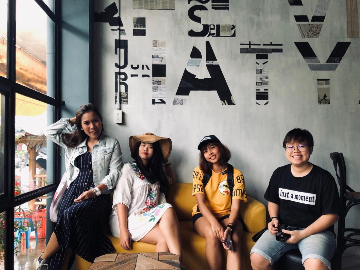 Goodnight Poshtel + Free Netflix Hotel Hat Yai Exterior photo